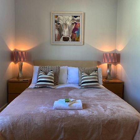 Coventry City Centre Townhouse With Private Parking Exterior foto