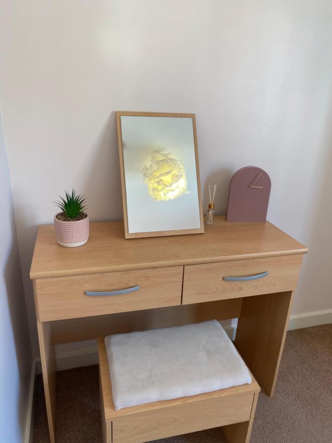 Coventry City Centre Townhouse With Private Parking Exterior foto