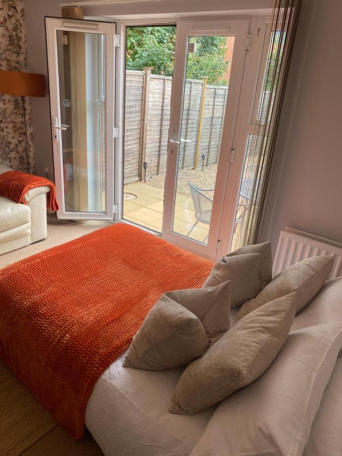 Coventry City Centre Townhouse With Private Parking Exterior foto